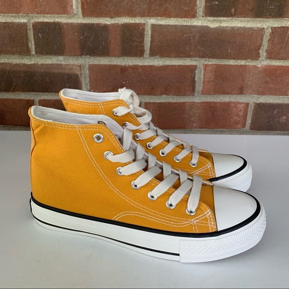 Cull4u yellow high top lace up sneakers Women’s size US 7 M NEW - Picture 1 of 7